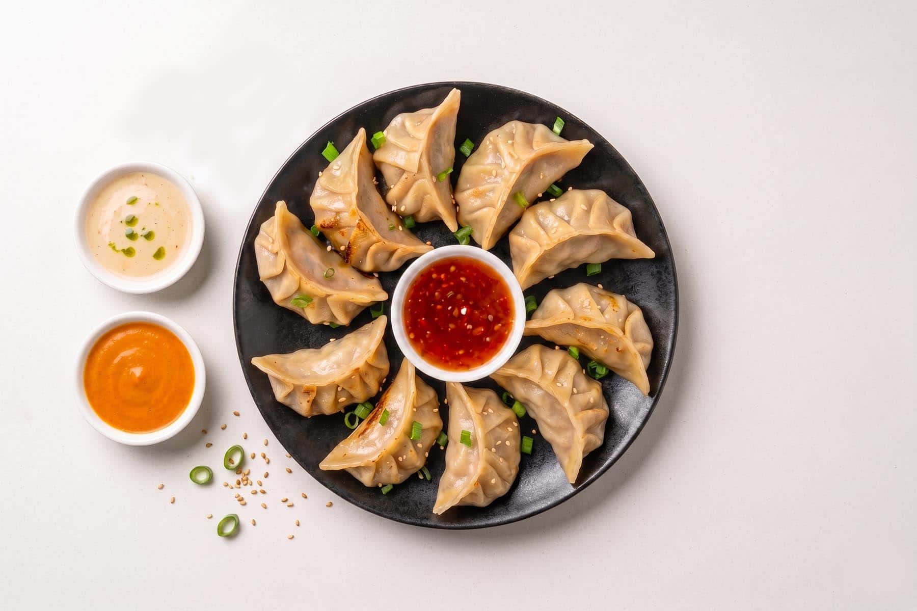 Classic Veg Steamed Momos [10 Pieces]